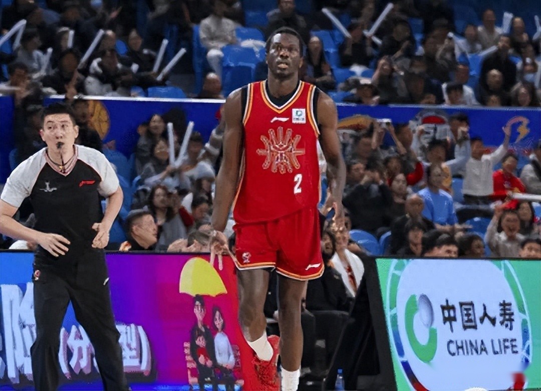 山西80-73广州迎喜1忧!诺威尔无解得分,张宁成控卫,黑根斯该弃