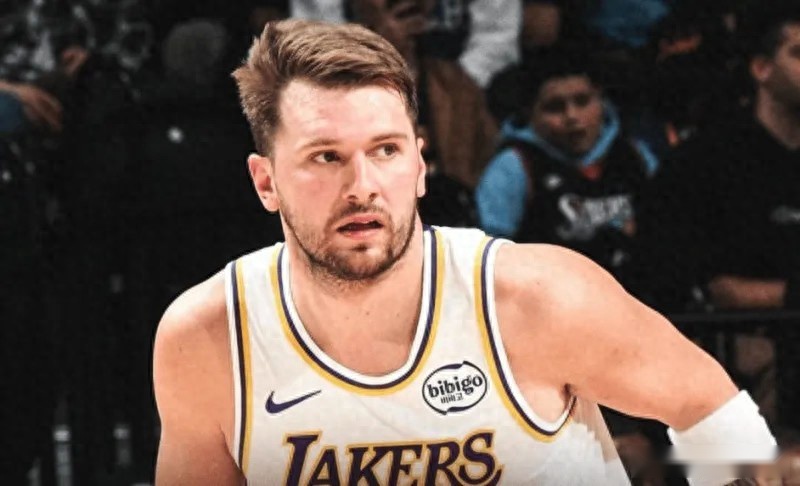 湖人双核该调整!东契奇决胜期处理需总结,里弗斯领防引体能崩盘