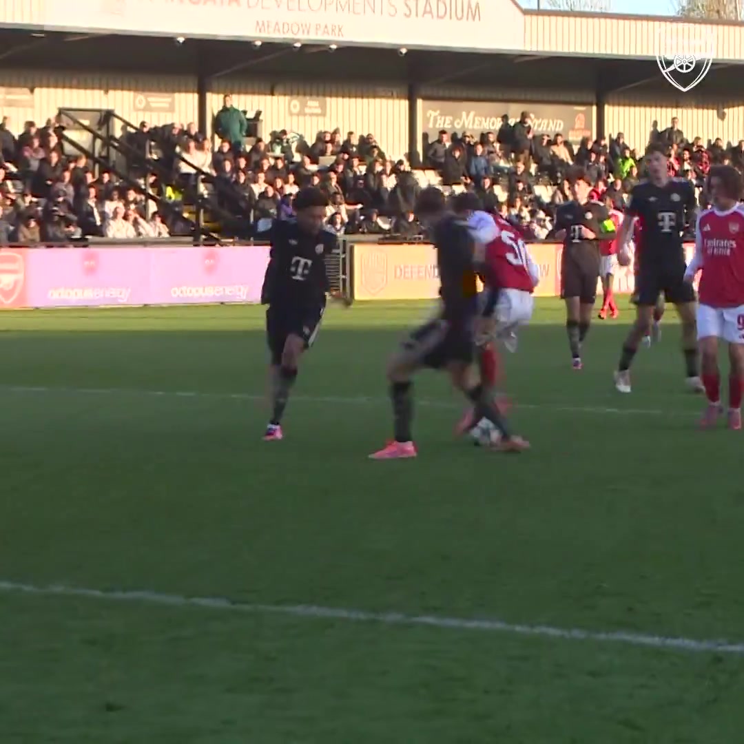 15岁道曼天秀进球闪耀U19欧冠青年英超官推向道曼致敬