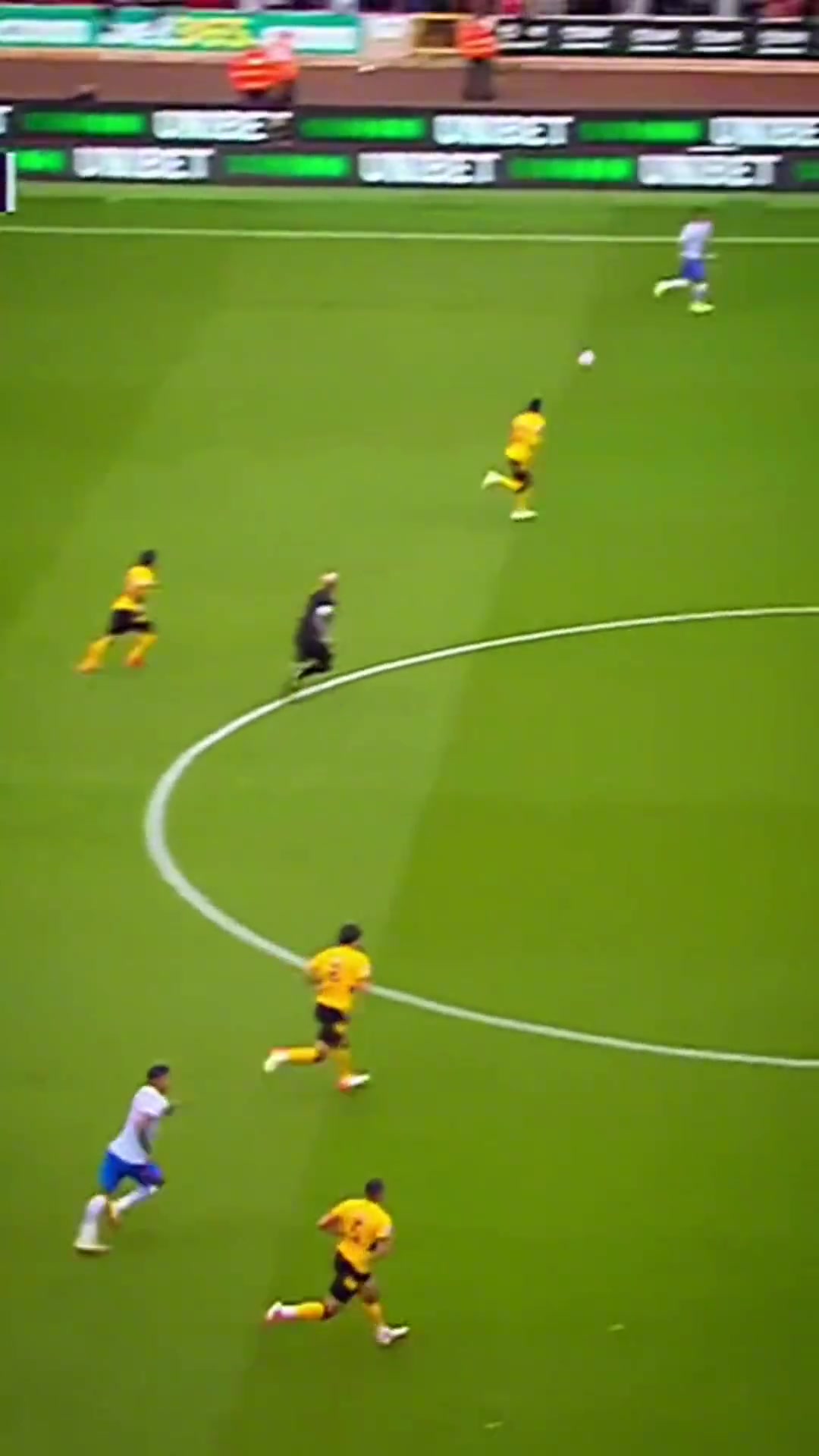 顶级进攻型中场巅峰博格巴的传球真的太写意了