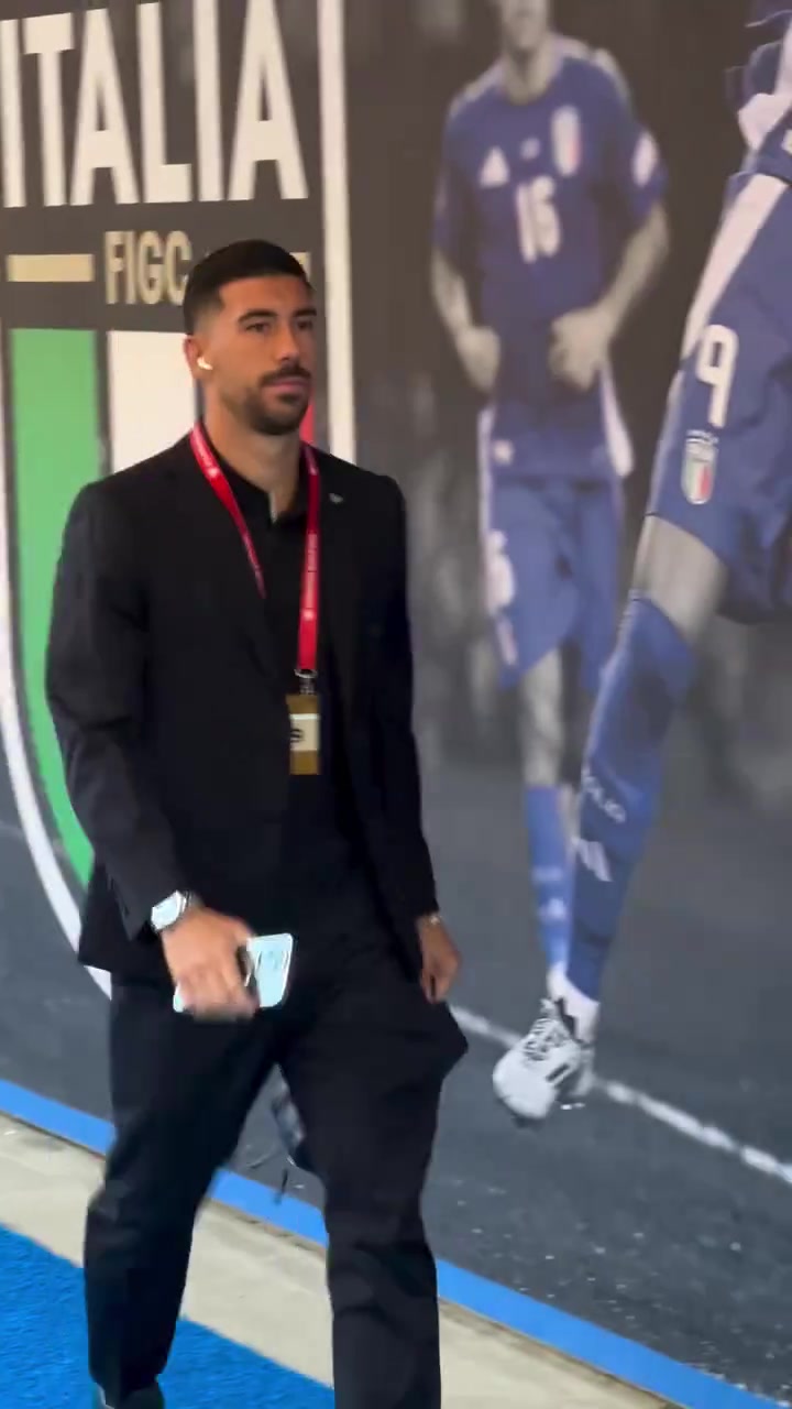 男模范儿实拍意大利众星阿玛尼上身是真的帅啊