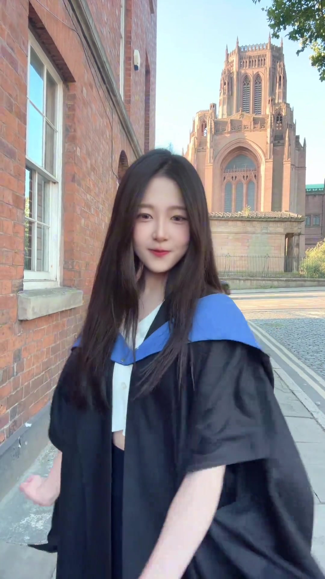 曼联女球迷这么漂亮啊可惜有男朋友了