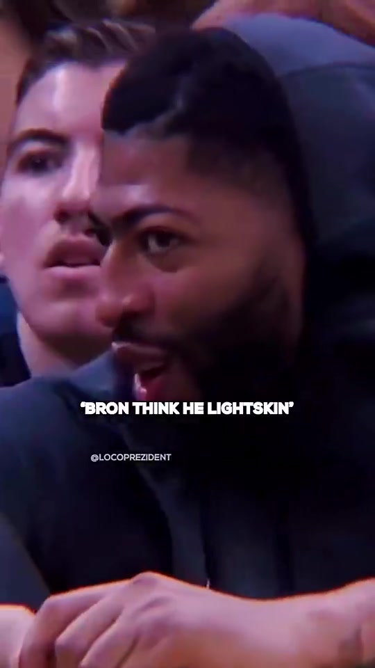 2020夺冠年的詹姆斯在场边和浓眉笑得这么开心