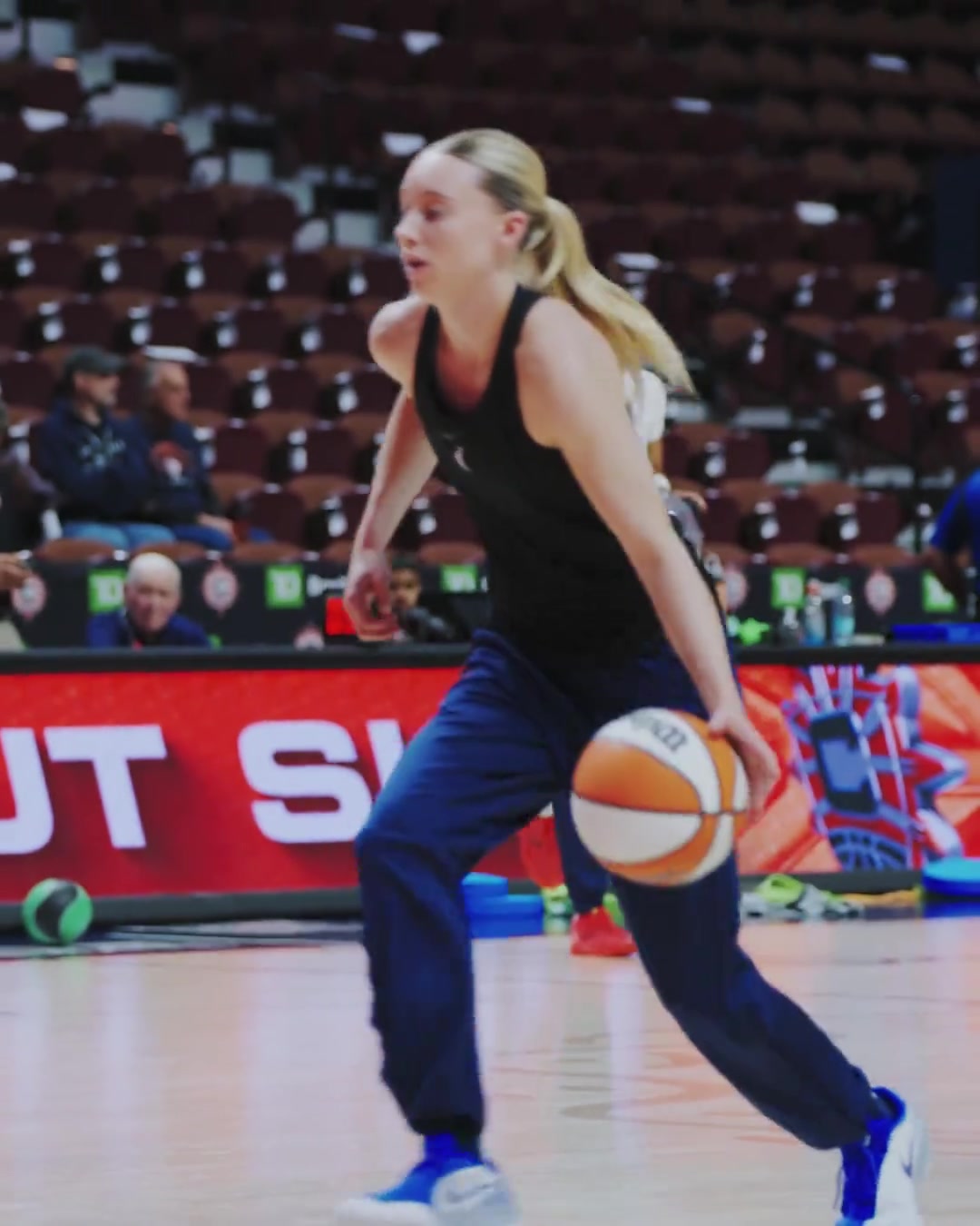 佩奇这投篮姿势好标准话说她眼神甚至有点像麦迪啊