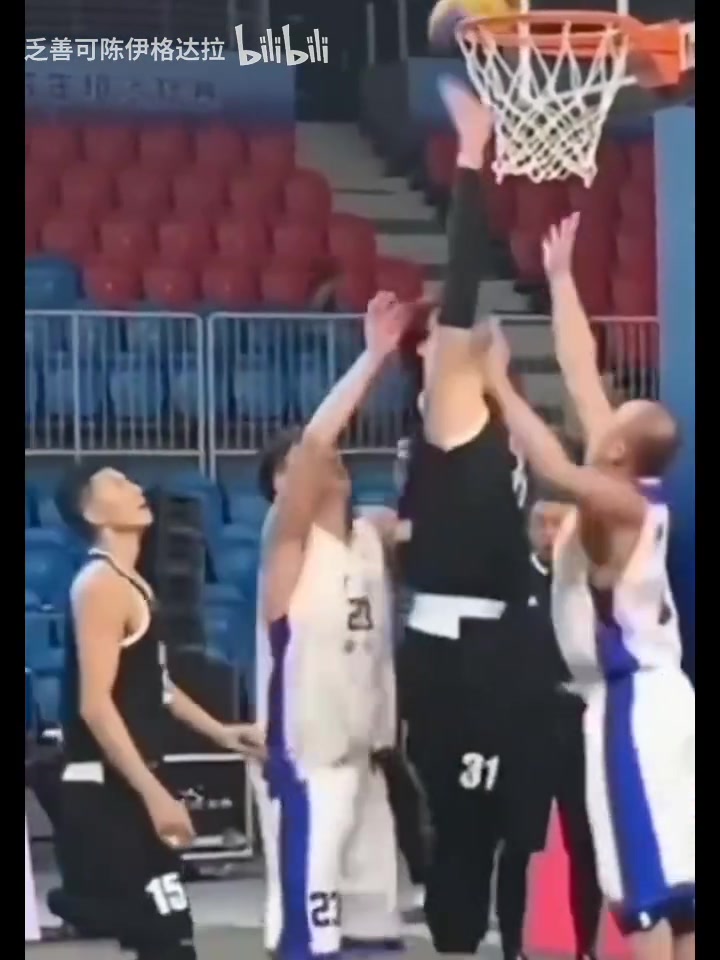 经典表情包出处王哲林这操作直接给姚明干无语了