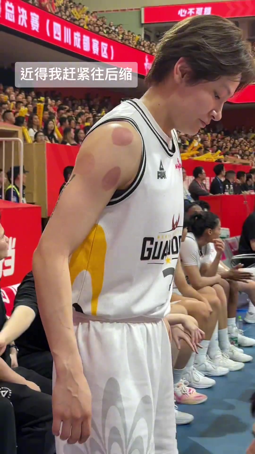 核心力量真强杨力维这个虚空座椅的动作一般人还真做不到