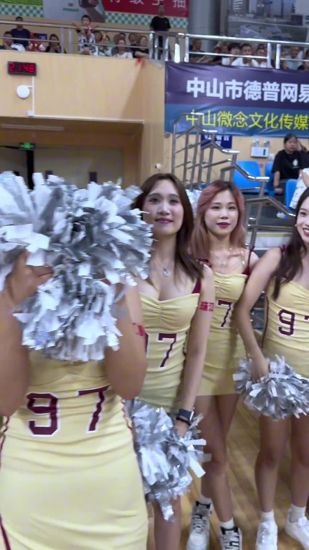 广东啦啦队这是来了一批新队员呐