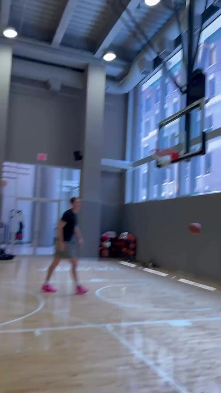 杜小帅最新训练视频这小腿实在太迷人了就问这立棍单打谁防的了