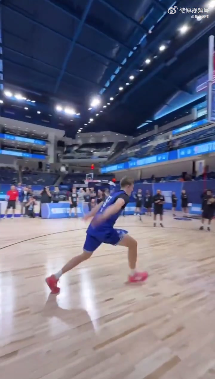 天赋炸弗拉格联合试训垂直弹跳测试90厘米他可是大体型