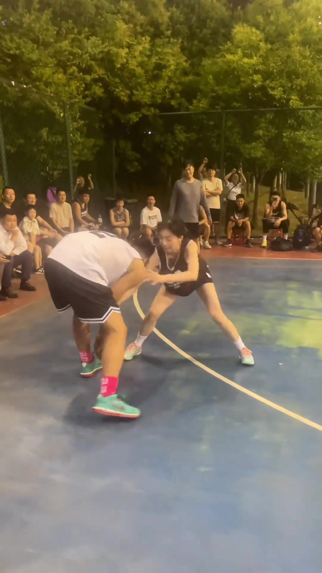 在野球场和女生打球真的不知道该不该上强度