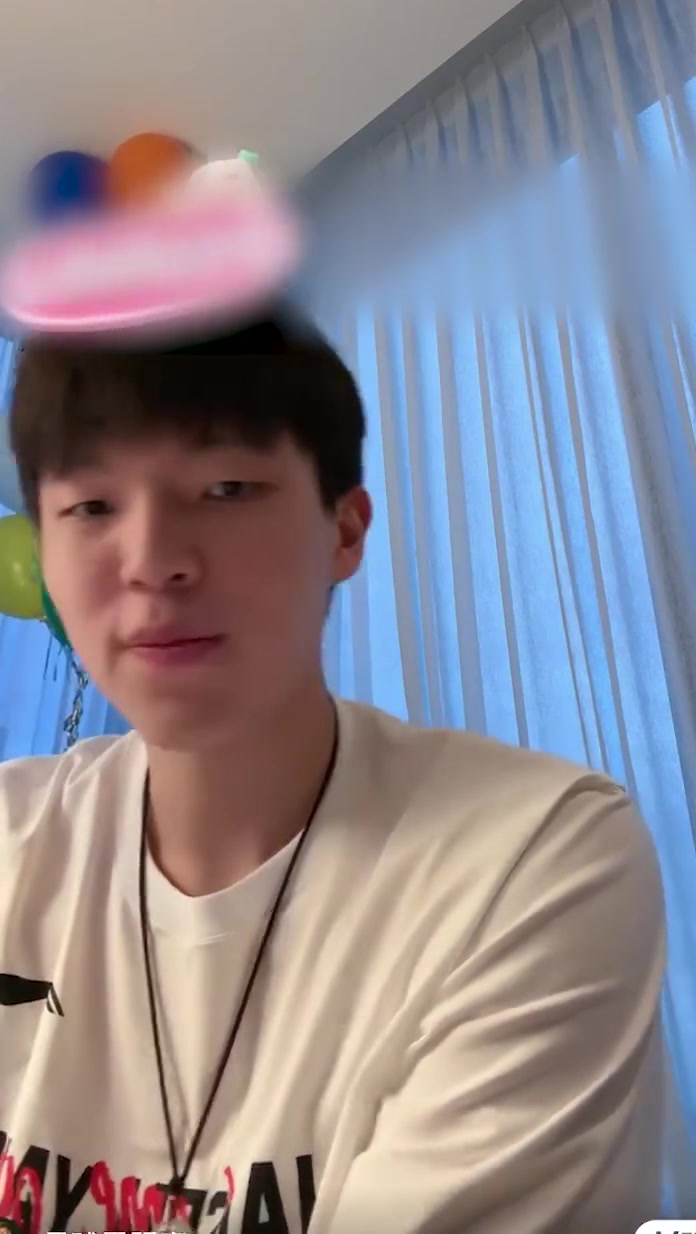 今天得到回应了杨瀚森此前直播中透露喜欢循环Jony J歌单