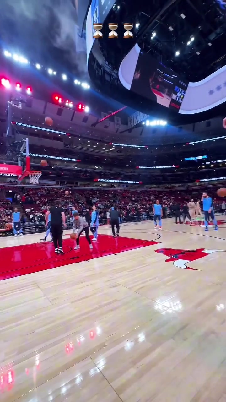 湖人来射手了拉拉维亚投篮手型似曾相识啊