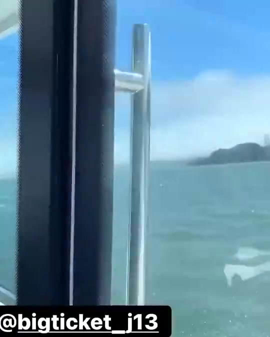 湾区回忆昔日船长克莱捕获怀斯曼让其给自己当水手