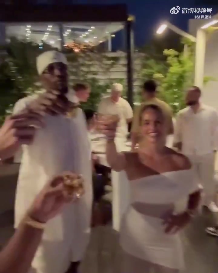 瘦身成功东契奇参加乔丹品牌活动瘦下来是真帅哦