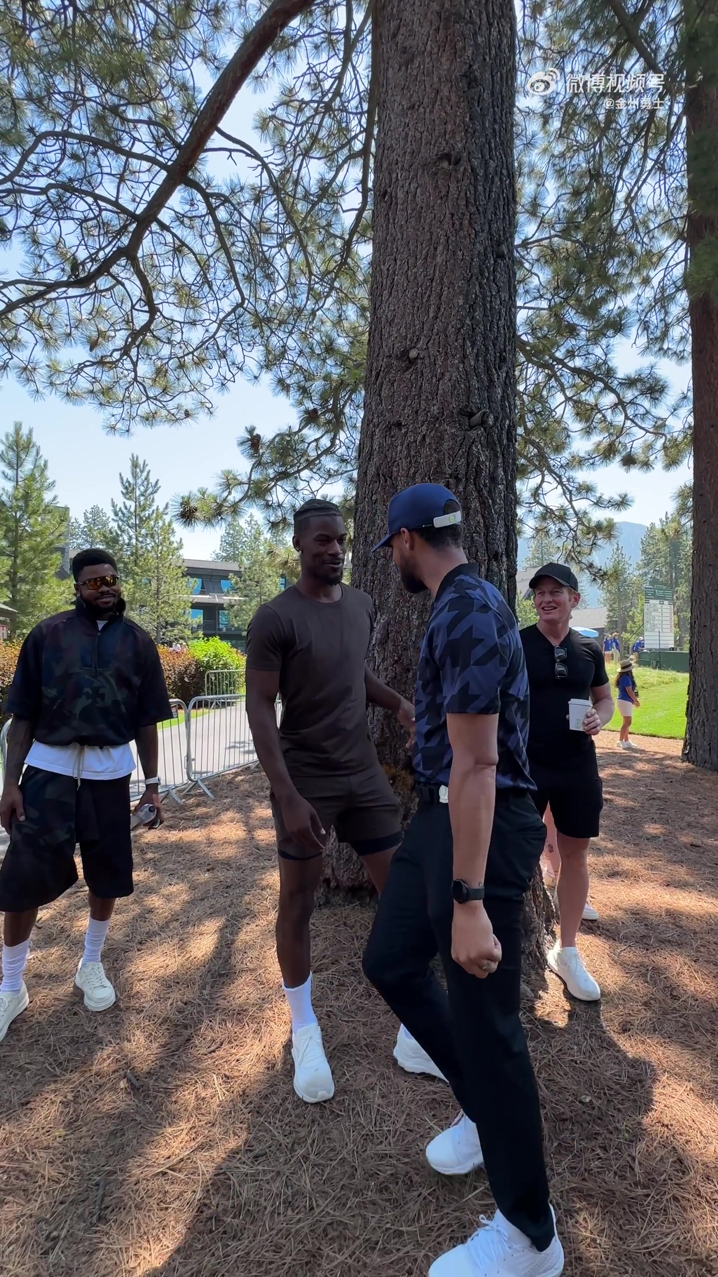 巴特勒今日助阵库里 观战库里高尔夫球局