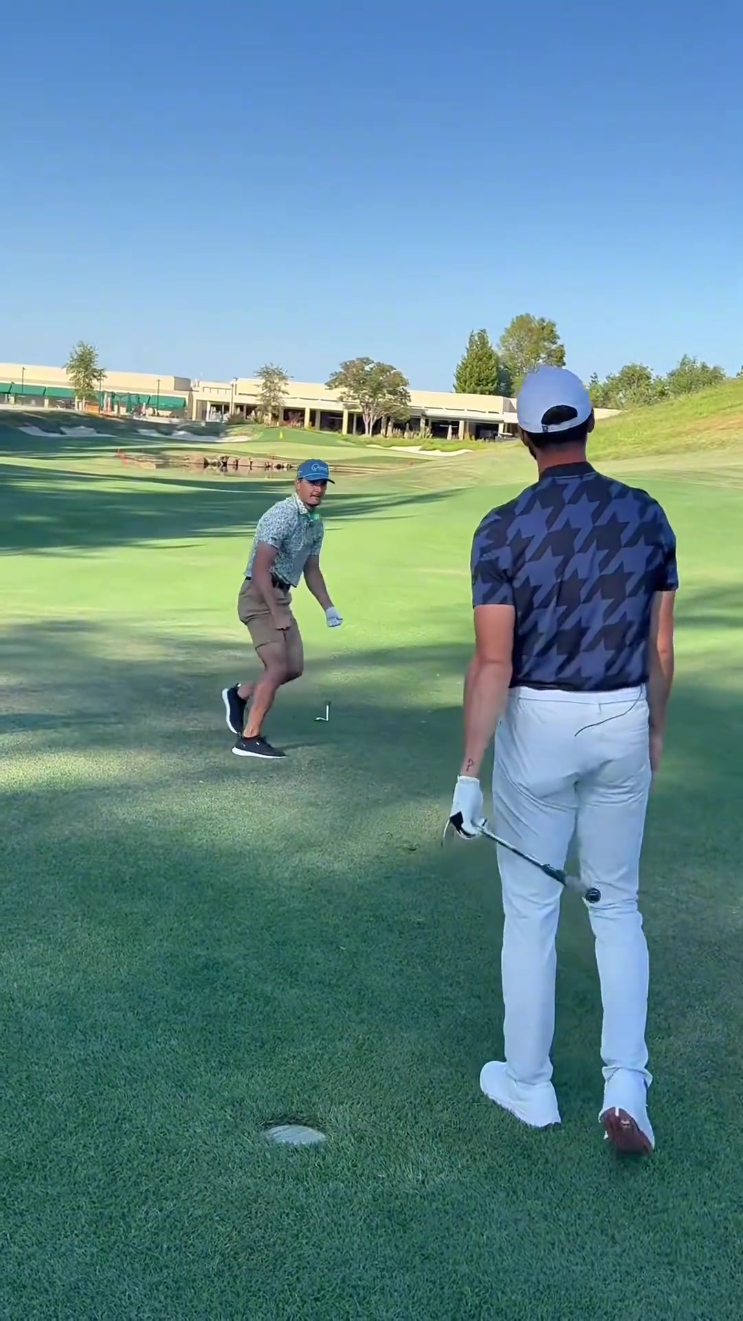 库里下赛季的庆祝动作学到了回家狂练