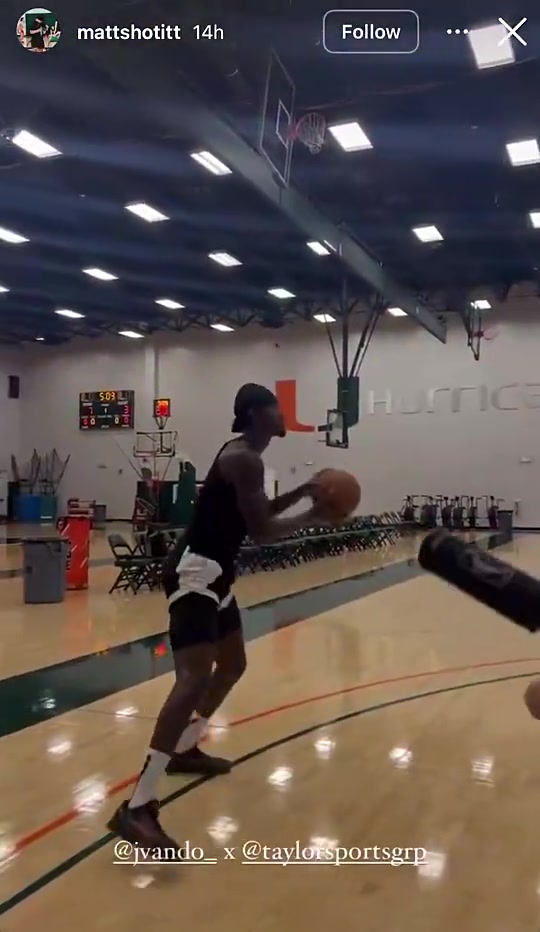 和77搭档不会投底角可不行啊彪哥休赛期打磨自己底角远投水平