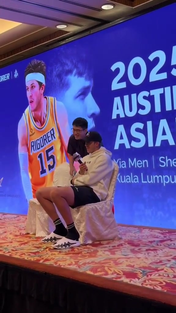 里夫斯被中国球迷贴脸开大想要大合同还是冠军小里我全都要