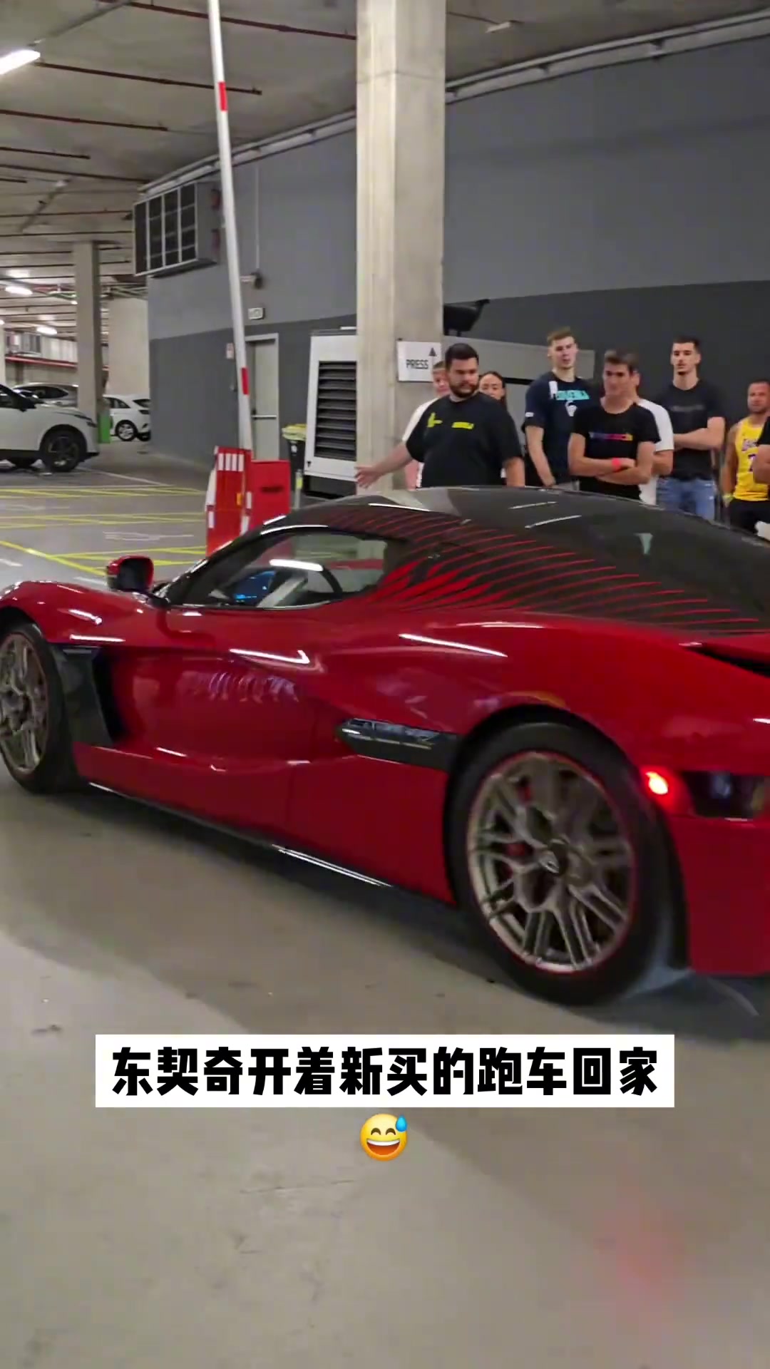 东契奇的这辆Rimac超跑号称加速最快拥有1900匹马力