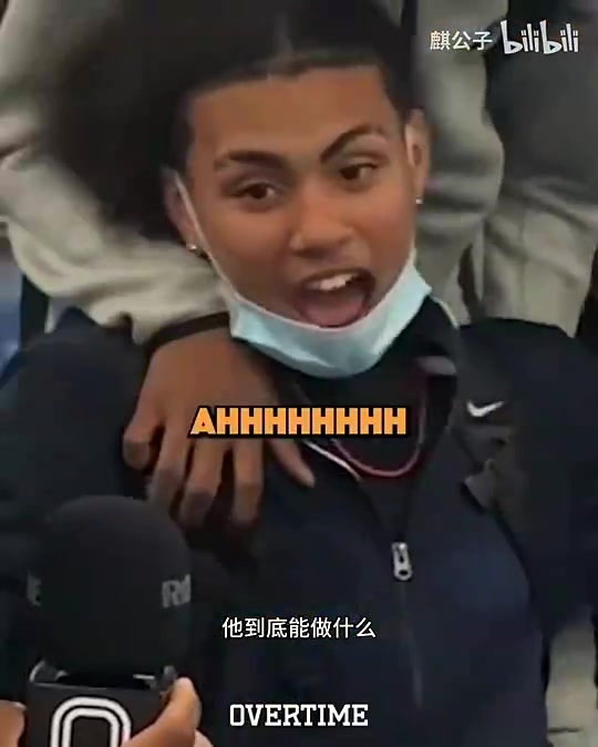 美国小伙街头辩论詹姆斯在韦德和波什身边只是个角色球员