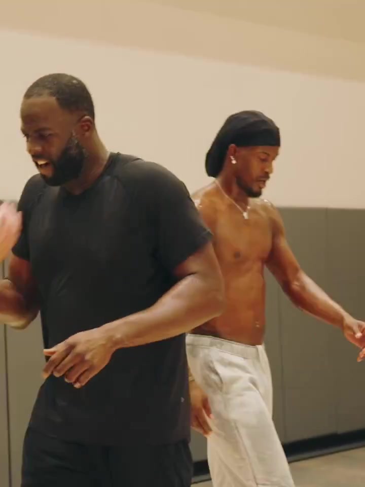 追梦与巴特勒训练后喊话勇士这赛季会拿下那个该死的冠军