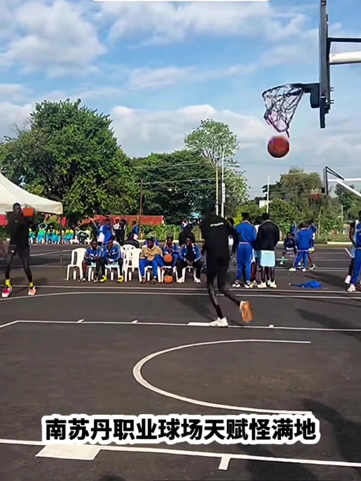 本来还不信南苏丹遍地都是杜兰特直到看到这个视频