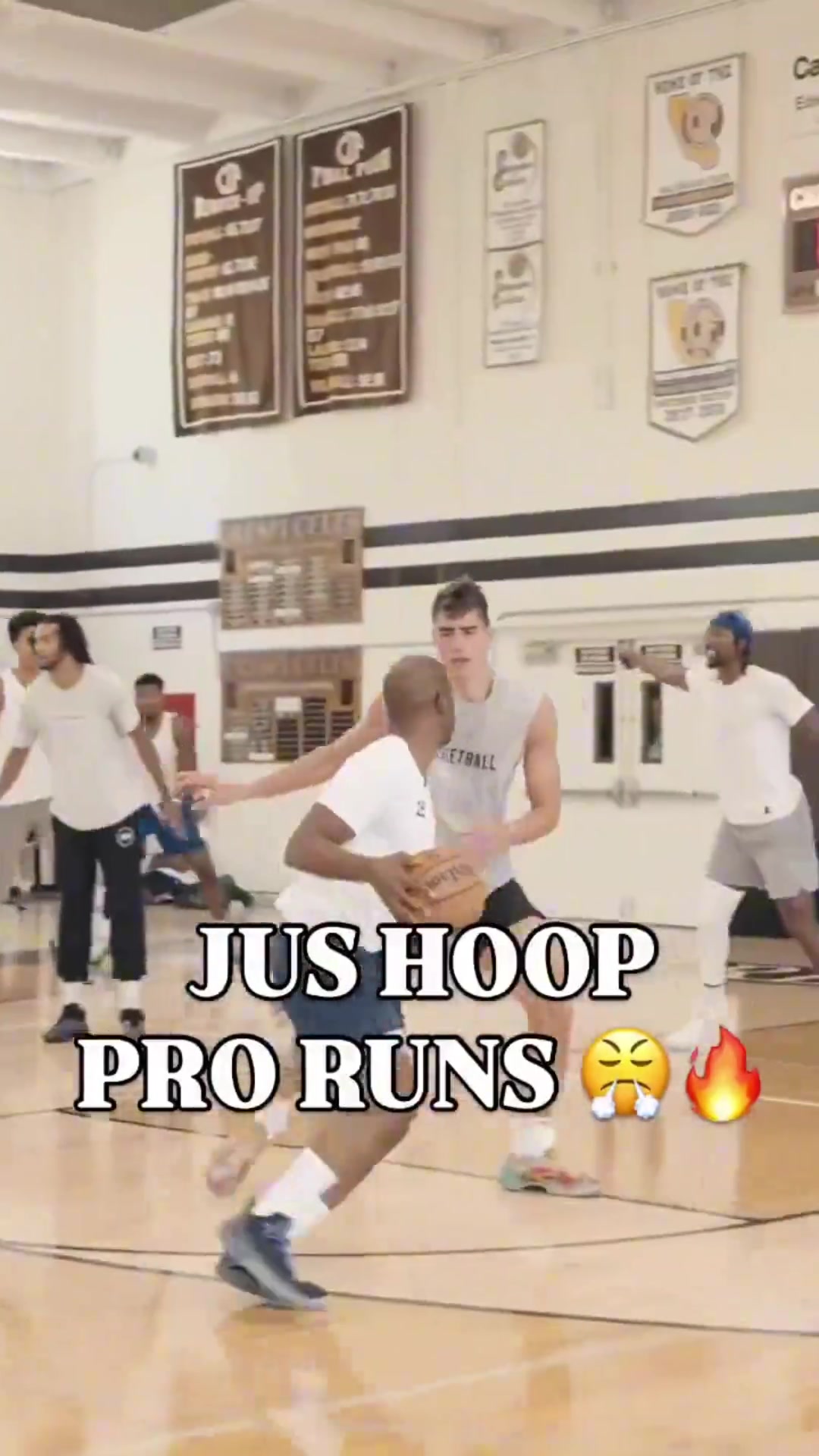 保罗休赛期球局来看看都有哪些NBA球员吧