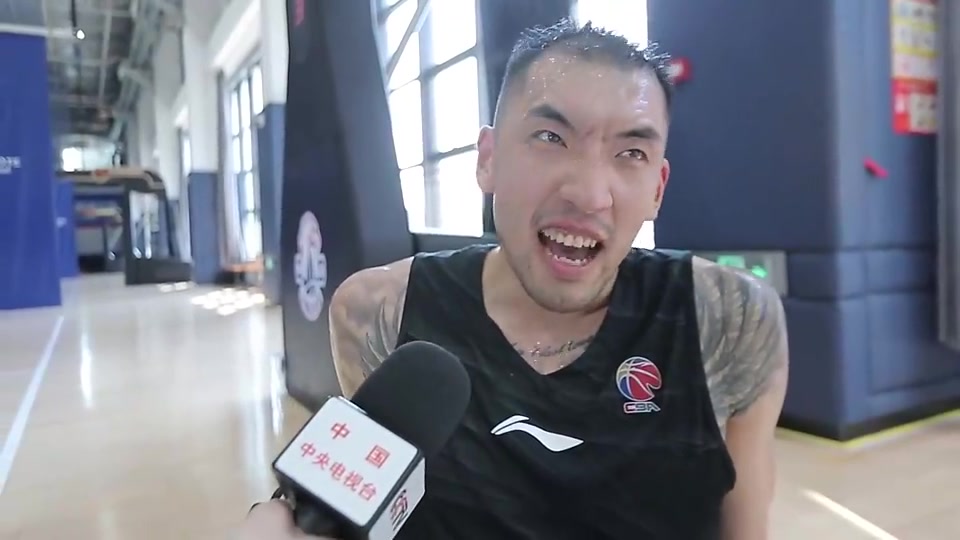 陶汉林去年喘着粗气谈CBA体测自己瘦了45斤才勉强通过