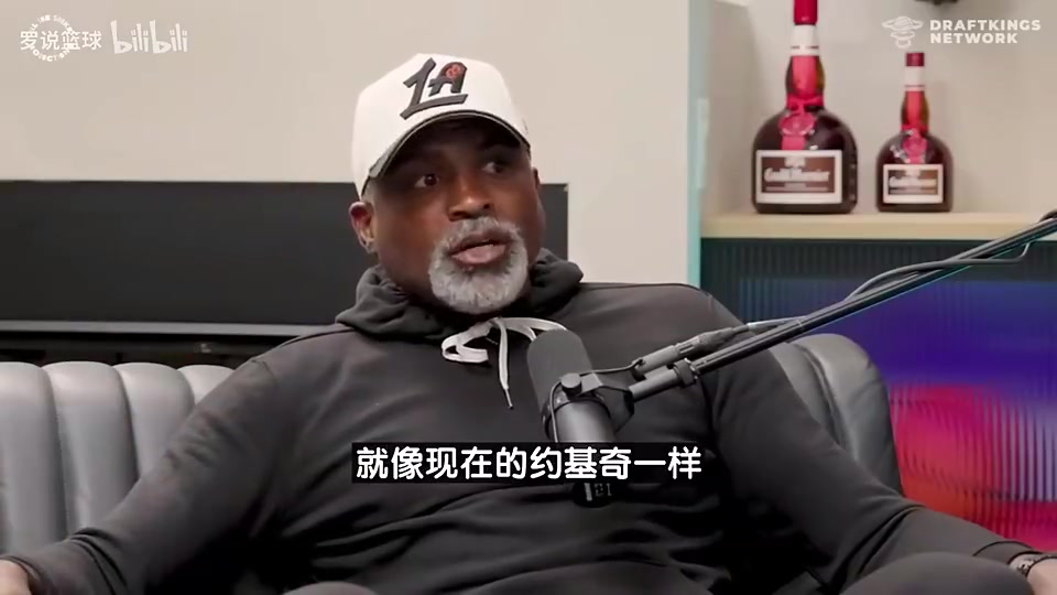 老猫此前姚明很强他能像约基奇一样传球只是当时体系不允许