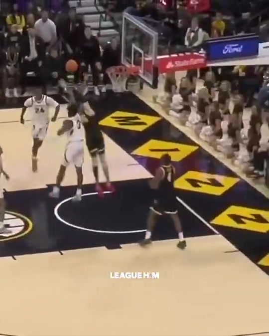 期待一手湖人新秀锋线阿杜-蒂耶罗这些炸扣和盖帽够劲爆啊