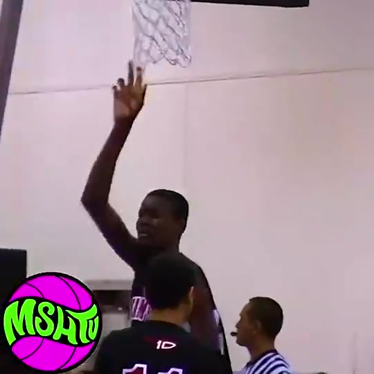 看看学生时期的艾顿是怎么打球的这也是天赋异禀啊