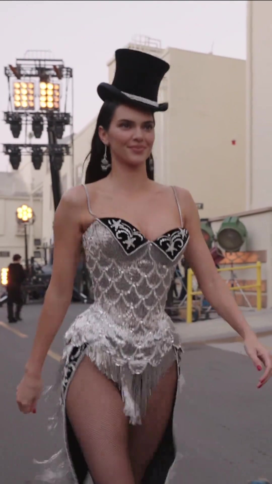 肯豆-詹娜为好莱坞大秀开场这大体格似乎不适合中国审美