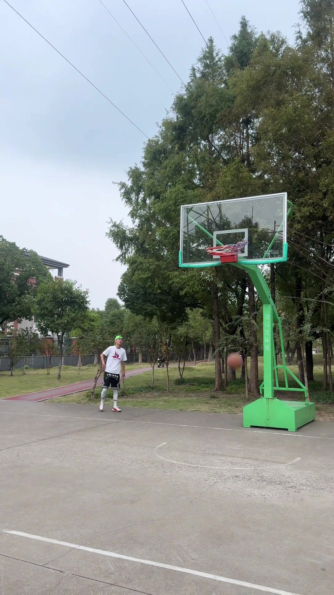 当普通人打球遇到文班亚马时 这样超高投篮就不会被冒了吧