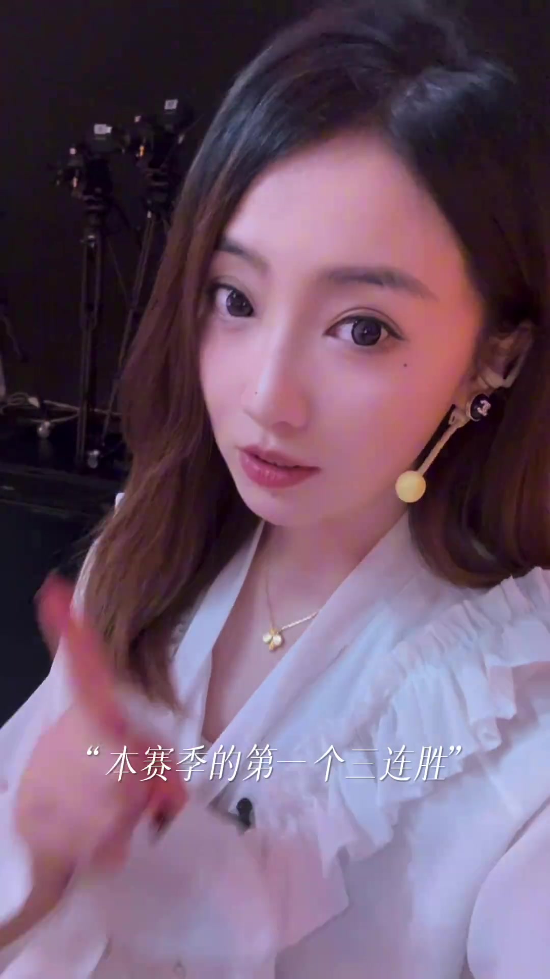 佳依三连胜喽最近没老詹的湖人打成这个成绩我心还是甚慰的