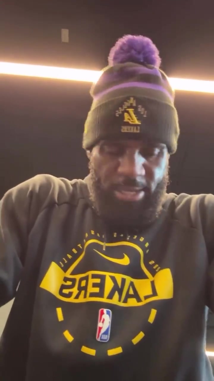 明天要复出了詹姆斯此前晒自己训练视频大汗淋漓