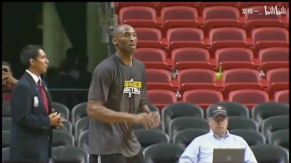 这股劲太重要了科比当年输给热火后赛后独自投篮训练