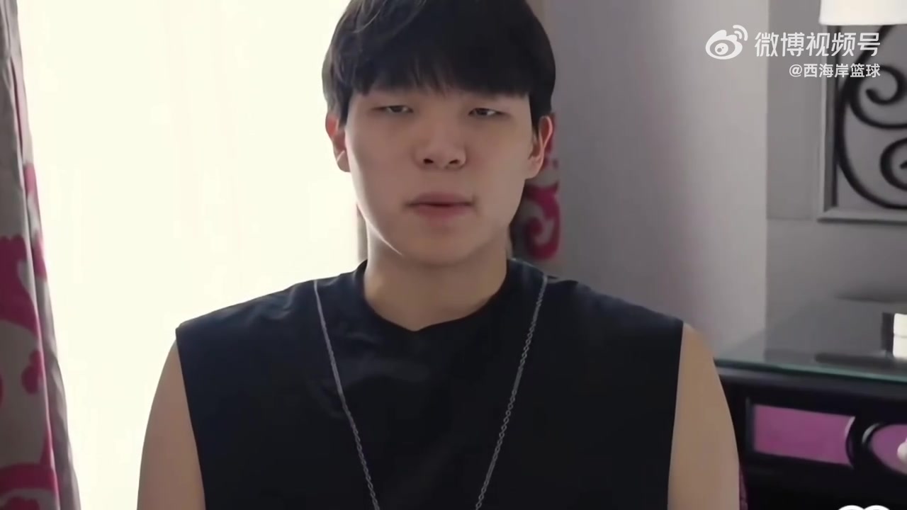 要不要考虑换个新发型杨瀚森隔空在线为青岛男篮新赛季加油