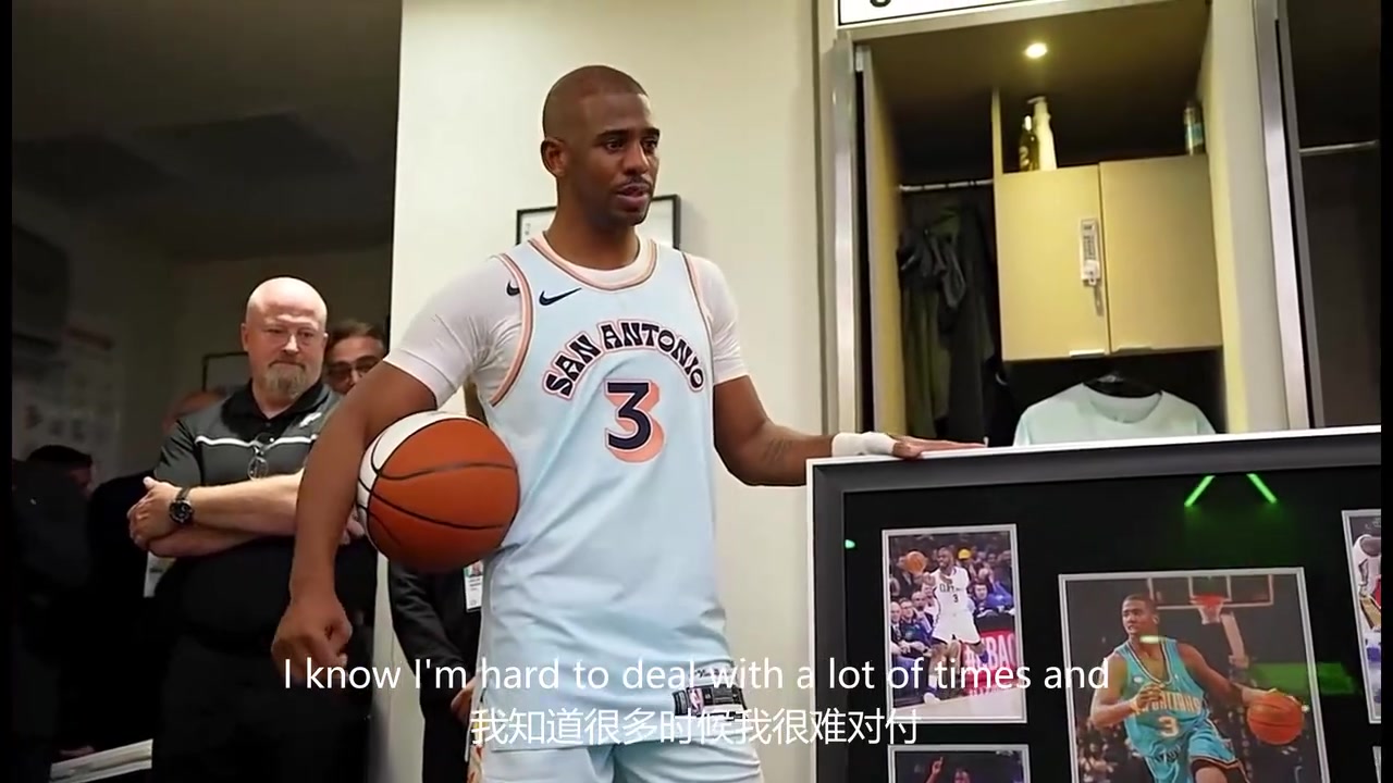 天差地别马刺上赛季更衣室庆祝保罗里程碑保罗动情哽咽