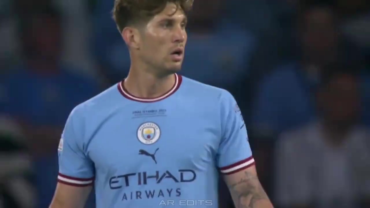 这是贝肯鲍尔吗当年欧冠决赛上惊艳众人的斯通斯完美改造啊