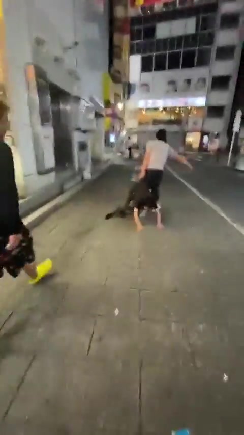 国外球迷调侃首秀过后斯洛特把维尔茨送回药厂