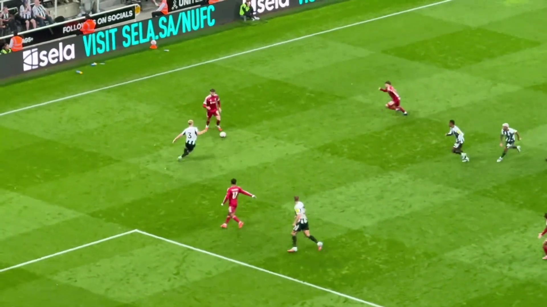 英雄出少年球迷视角看利物浦16岁小将恩古莫哈推射破门绝杀纽卡