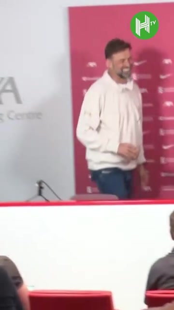 辞职后无所畏惧名场面渣叔迟到后直言谁TM在乎