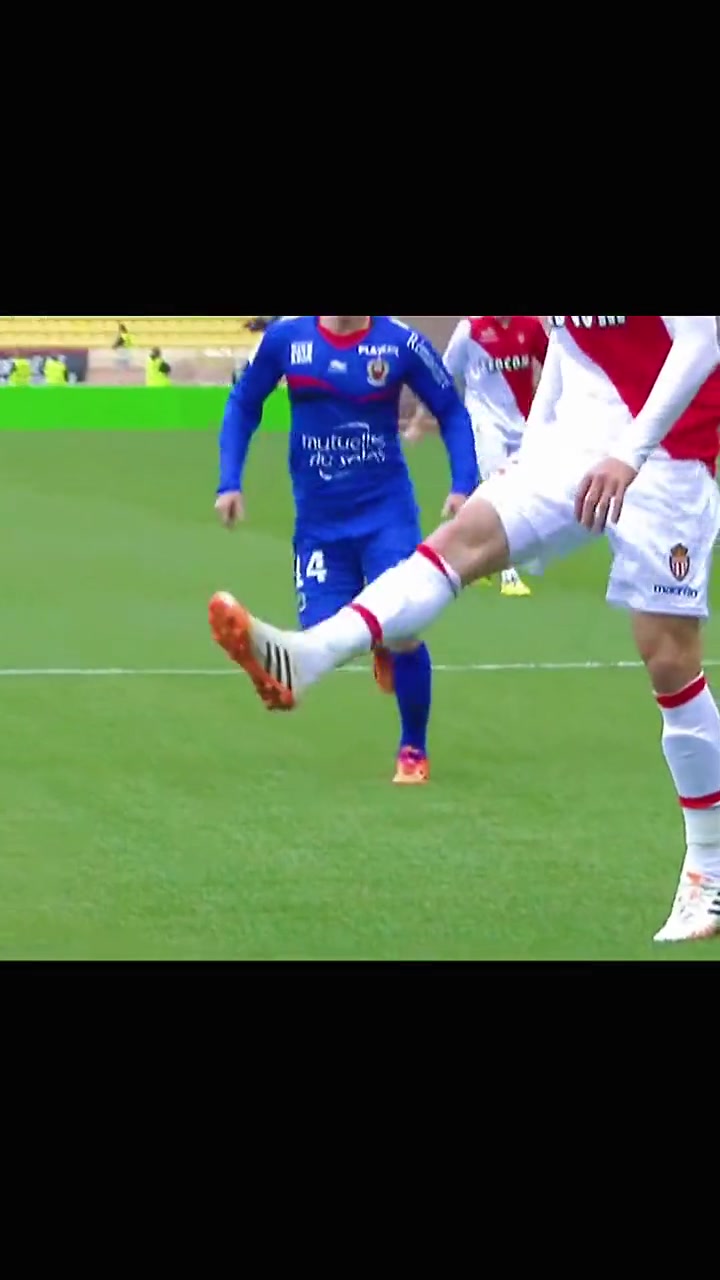 曼联在潇洒踢球这方面他说自己第二应该没人争第一