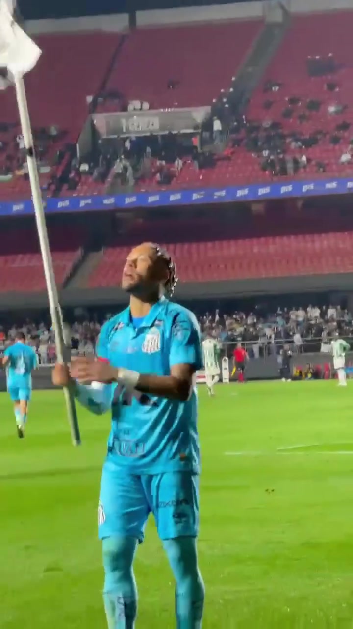 这里是我的地盘现场直拍内马尔高举角旗杆