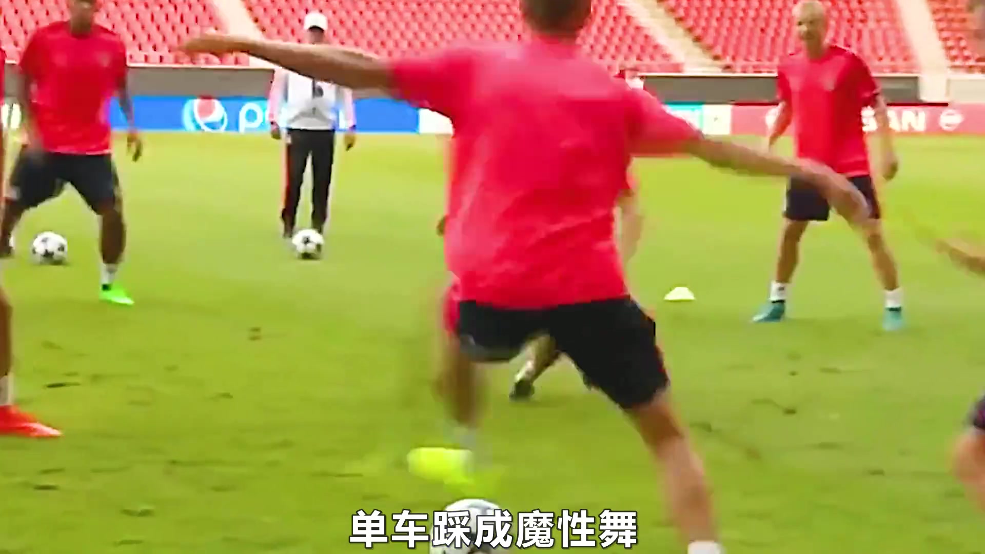 拜仁之魂足球界逗比穆勒定义自己是空间阅读者