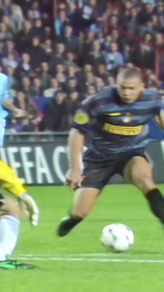 招牌杀招名场面大罗钟摆过掉门将轻松推射空门