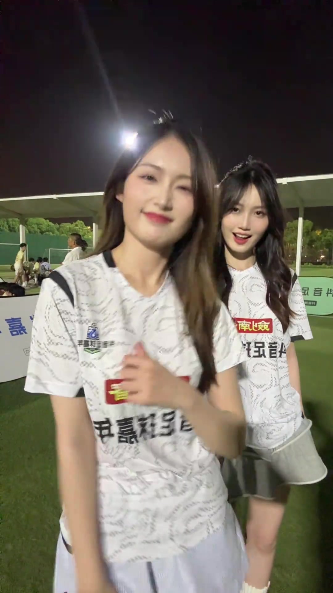 有点暧昧如果她俩同时追求我我该选择拜仁还是多特