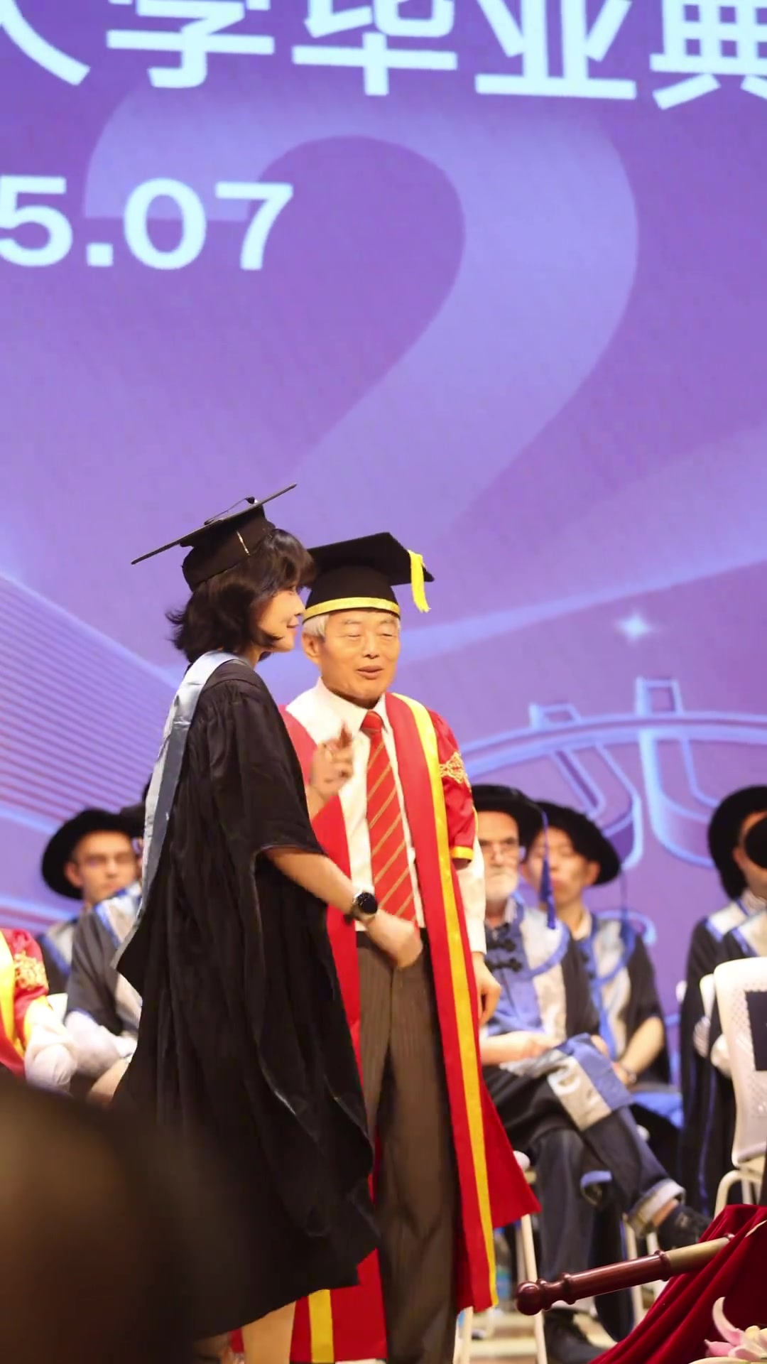 当我把泰山队庆祝动作带上毕业典礼
