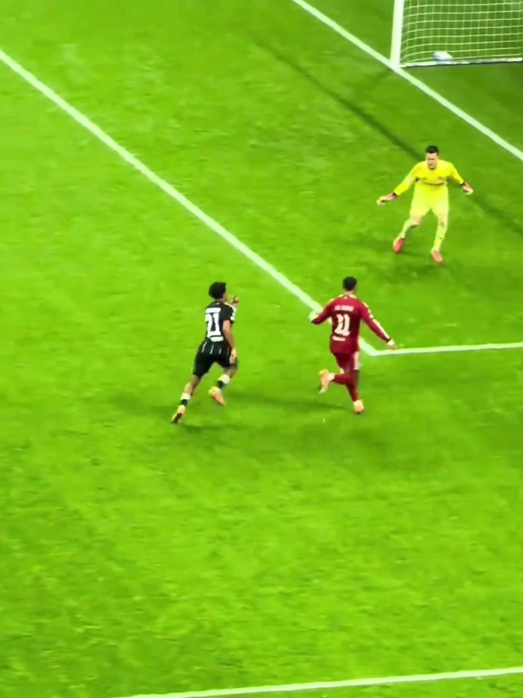 空门不传萨拉赫无视空门的维尔茨小角度打门维尔茨气得跳脚