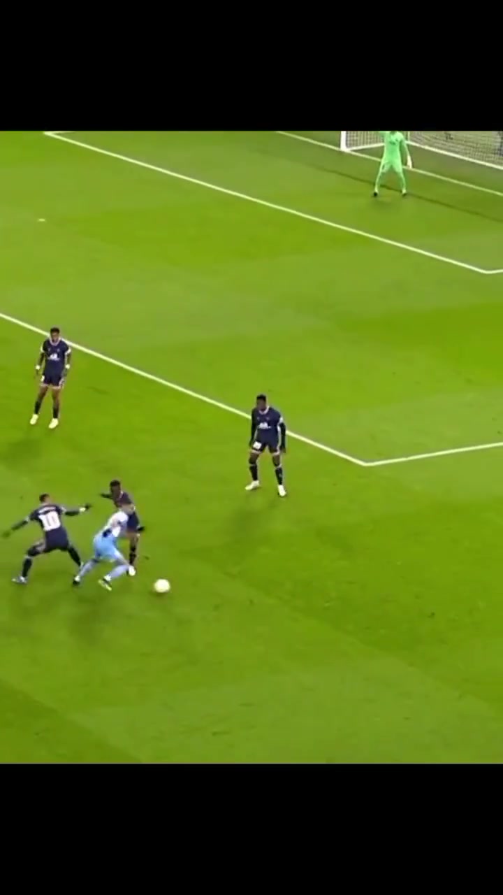 前曼城边路天王马赫雷斯想断我的球哪有那么容易